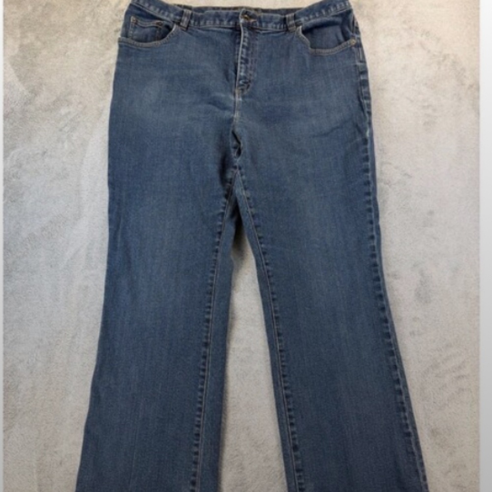 EUC Lauren Jeans Co. Premium Women’s Medium Wash Straight Leg Jeans (18W) - Picture 7 of 8